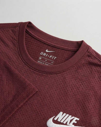 Burgendy Mesh Stretch Sports T‑Shirt – BeBold